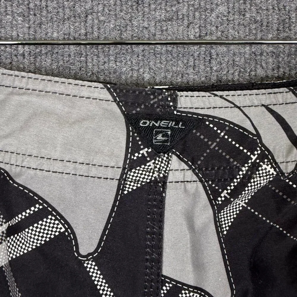 O'Neill Men's Board Shorts Size 38 Black Gray Plaid Hibiscus Floral Y2K Grunge